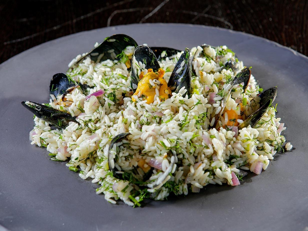 Mussel rice with dill
