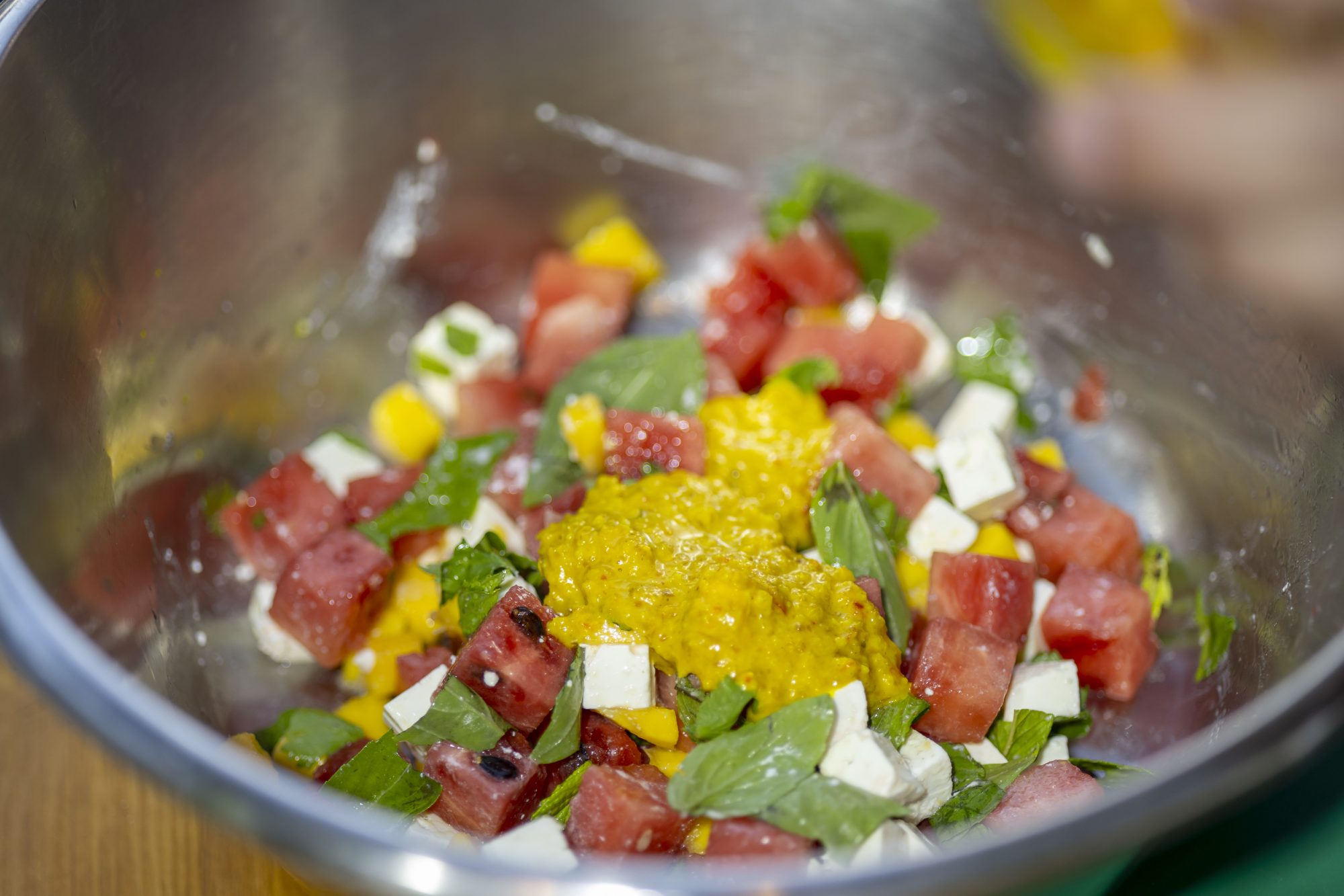 Δροσερή Σαλάτα Καρπούζι & Φέτα με Dressing Φιστικιού & Κάσιους του Δημήτρη Τσανανά
